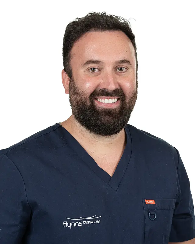 Dr. Dennis Alarcón